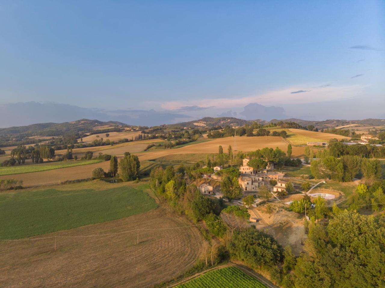 Gh Borgo Pulciano Agriturismo Montone  Exterior photo
