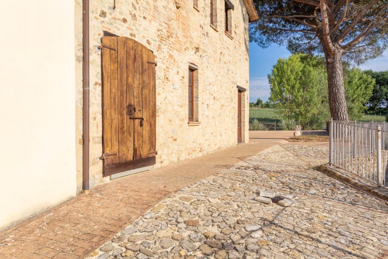 Gh Borgo Pulciano Agriturismo Montone  Exterior photo