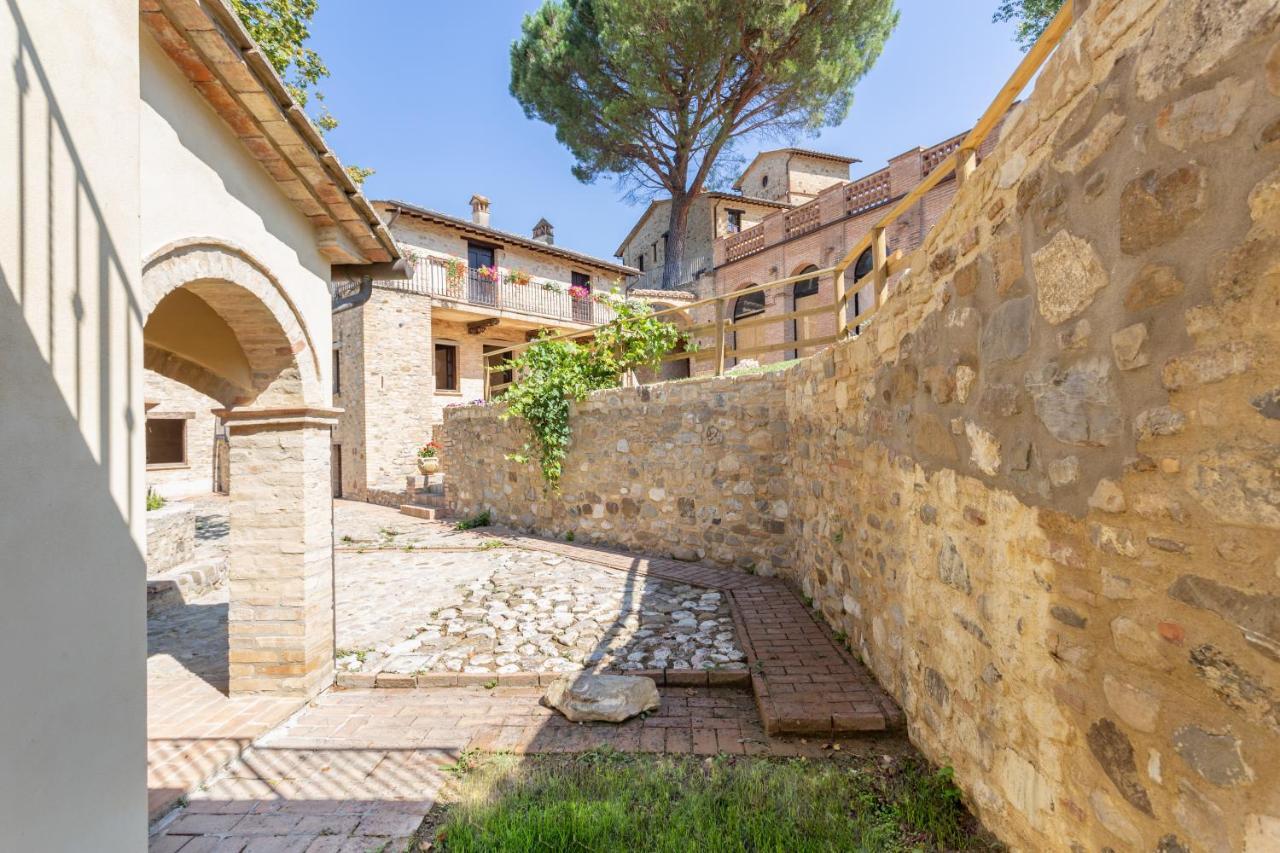 Gh Borgo Pulciano Agriturismo Montone  Exterior photo