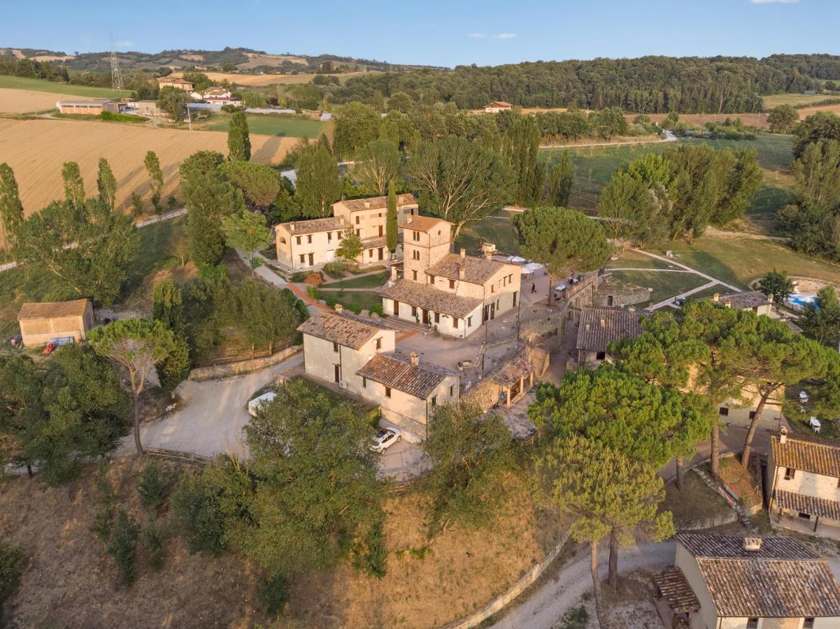 Gh Borgo Pulciano Agriturismo Montone  Exterior photo